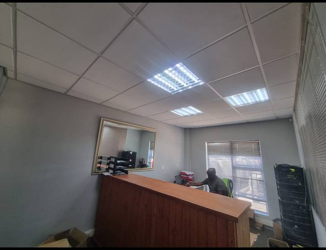 520M² WAREHOUSE TO LET IN AIRPORT INDUSTRIA